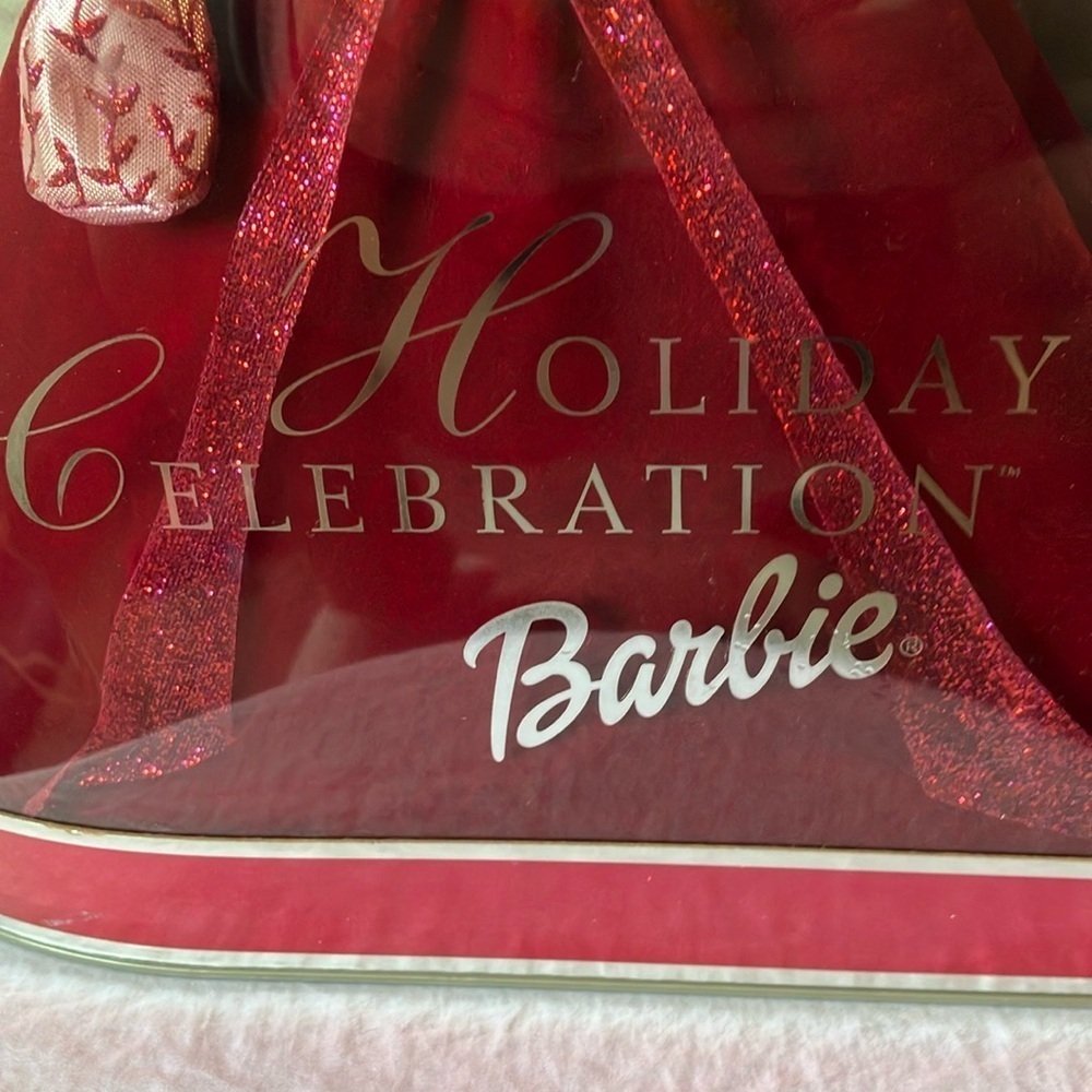 Barbie Holiday Celebration: Vintage 2002 Holiday Celebration Barbie - Picture 2 of 16